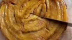 Бомбический овсяный пирог с карамелизоваными бананами