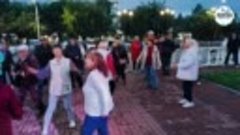В Сосновоборске закончили летний сезон танцевальные вечера 