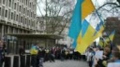 Мiтинг украiнцiв бiля посольства США у Лондонi