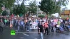 В Дрездене участники PEGIDA провели очередную акцию против м...