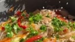 САЛАТ С ФУНЧОЗОЙ И ОВОЩАМИ