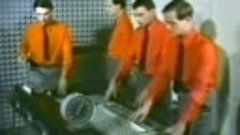 Kraftwerk- The Robots [HQ audio]