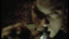 Blur - Song 2 (Official Music Video)