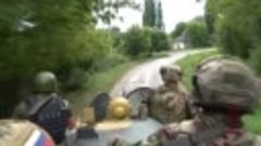 Дети Донбасса ежедневно провожают спецназовцев на боевые зад...