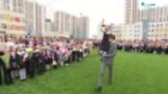Владимир Княгинин поздравил учеников новой 362 школы