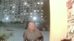 Шокирующее видео с бабушкой, которая обматерила и избила сво...