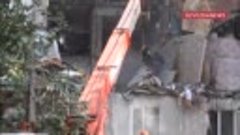Два спасателя погибли при повторном обрушении перекрытий дом...