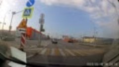 В Пензе сняли на видео момент жесткого столкновения автомоби...
