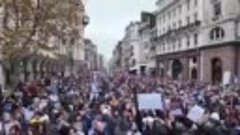 Более 105,000 людей в Лондоне вышли в поддержку Израиля и лю...
