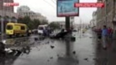 Порше-911 разорвало пополам после ДТП в Москве