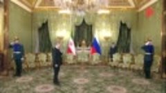 Владимир Путин проводит переговоры с президентом Ирана Эбрах...