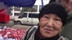 Раздал продукты пожилым людям в Алматы