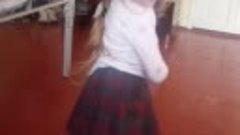 Екатирина Морозова танцует