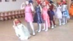 Танец матрёшки в детском саду на 8 марта!