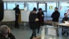 Вучич проголосовал на избирательном участке в Новом Белграде