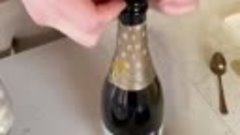 Чтобы шампанское не выдыхалось 🍾