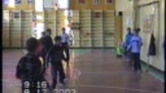 Урок баскетбола в школе. 2003 год.