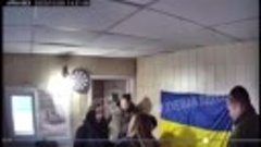 Мобилизация по украински. 

Военкомы избивают парня прямо пр...