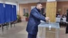 ‼️Денис Пушилин принял участие в выборах президента России

...