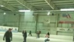 Обучение катания на коньках Артемушки