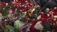 У Крокус Сити Холла проходит акция памяти жертв теракта