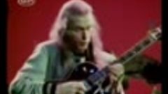 Steve Howe - Sharp On Attack - Live at Night of the Guitar 1...