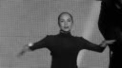 Sade - Love Is Found (Live 2011) (1)