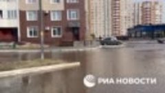 В оренбургском ЖК &quot;Дубки&quot; из-за паводка вода уже проникла во...