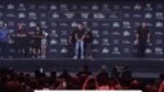 Стердауны главных участников UFC 300 на пресс-конференции.