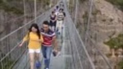 Мост ужаса открыли в Китае