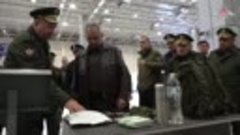 Министру обороны РФ представили перспективные образцы военно...