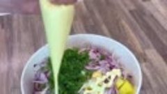 Готовим вкусный салат селёдкой 👍