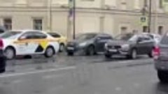 В Санкт-Петербурге в реку упал автобус с людьми