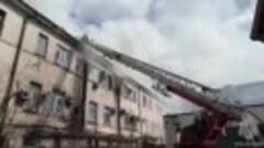Пламя в здании полиции в Нальчике распространилось на 300 кв...