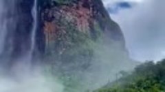 Величественный водопад Анхель, Венесуэла.