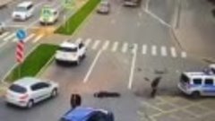 &quot;В Москве легковой автомобиль столкнулся с полицейской машин...