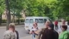 В Харькове сотрудники ТЦК избили мужчину на глазах у полиции...
