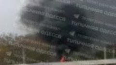 На кадрах – горящая после взрывов подстанция на окраине Одес...