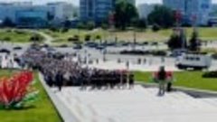 Выпускники школ почтили память защитников Минска и Беларуси ...