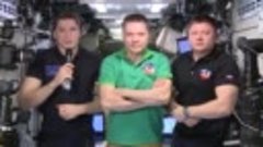 Российские космонавты поздравили сибиряков с Днём космонавти...