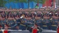 Главный военный парад начался на Красной площади