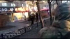 Сотрудники ФСБ задерживают боевика в Хабаровском крае Он пла...