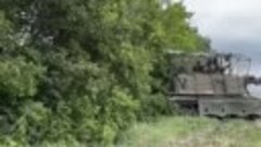 152-мм самоходная гаубица 2С19М2 «Мста-С» борта которой усил...
