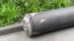 Часть ракеты в спальном районе Харькова.