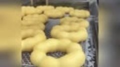Как делают пончики