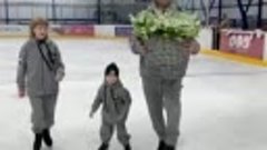 Евгений Плющенко вместе с сыновьями записал милое видео 