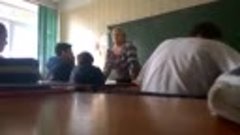Учитель в Сочи вымогала у учеников деньги на уборку класса