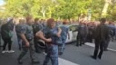  🇦🇲 ✊📹Обстановка сегодня утром в Ереване: протестующие пе...