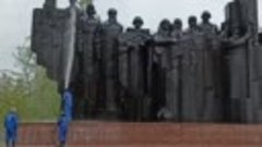 Воронежские памятники помыли ко Дню Победы