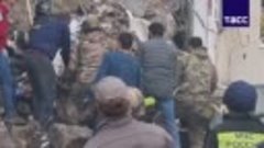 Спасатели освободили из-под завалов многоэтажки в Белгороде ...